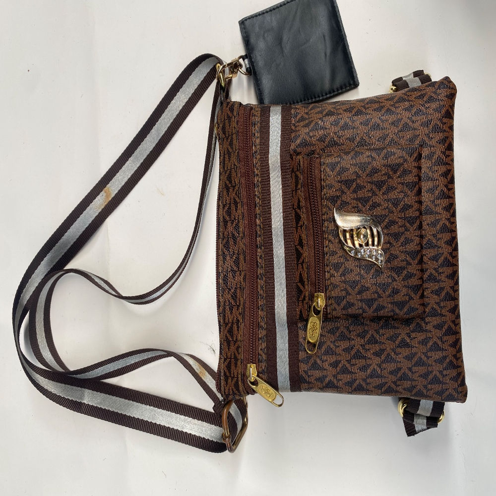 Stylish Geometric Pattern Crossbody Bag with Adjustable Strap